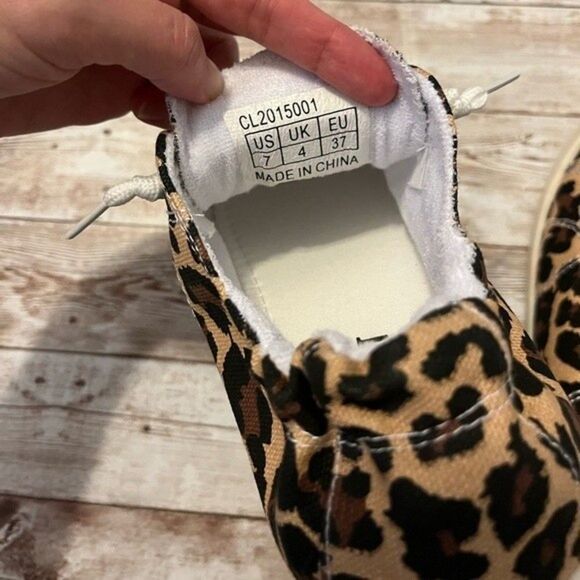 Womens Leopard Print Slip On Canvas Sneakers Size 7 - Picture 4 of 9